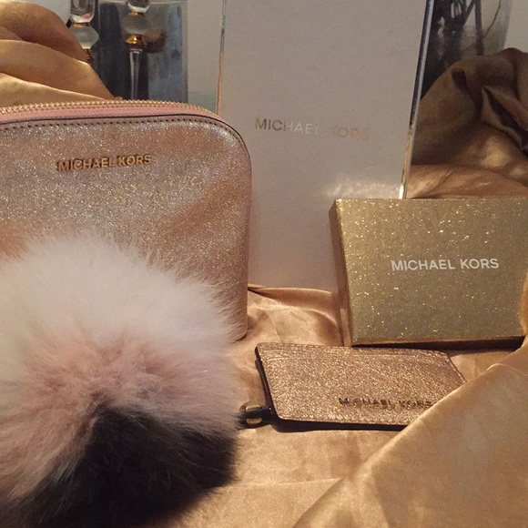 MICHAEL Michael Kors Handbags - Check Out MY Closet For Micheal Kors Accessories